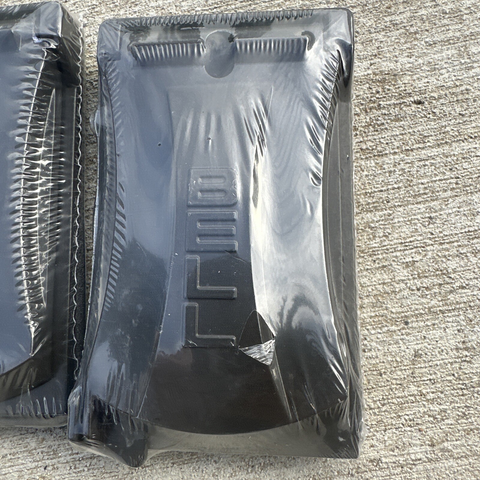 (2) Hubbell-Bell MX1050Z Single-Gang Vertical/Horizontal Weatherproof Universal