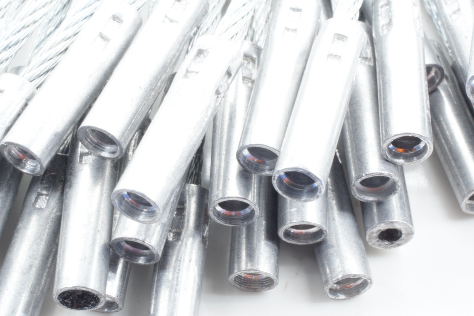 Pack of 50 Tamper-Proof Security Cable Key Ring Permanent Crimp Crimped 1-1/4"