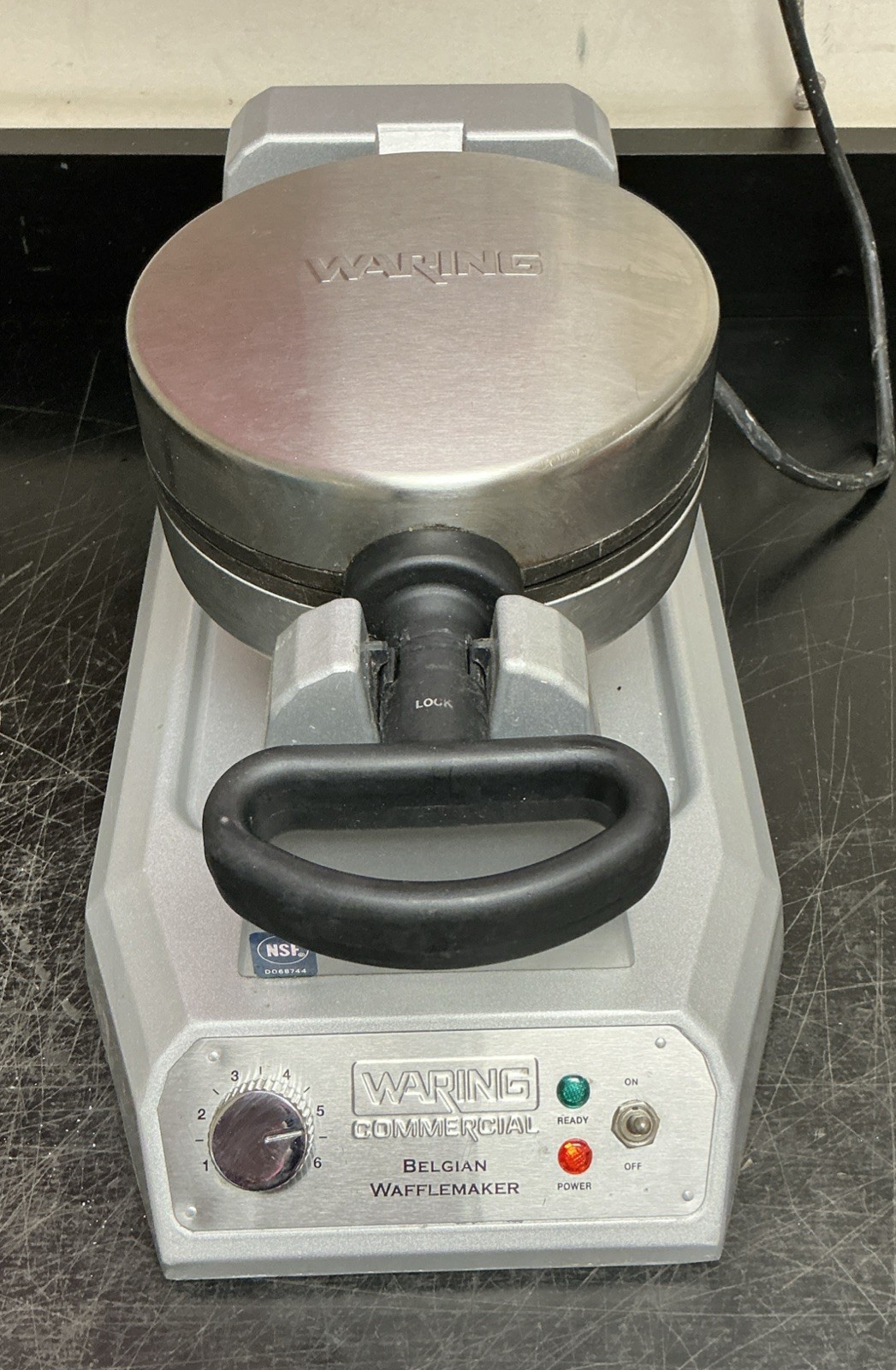 Waring Commercial WW180 Rotating Belgian Waffle Maker