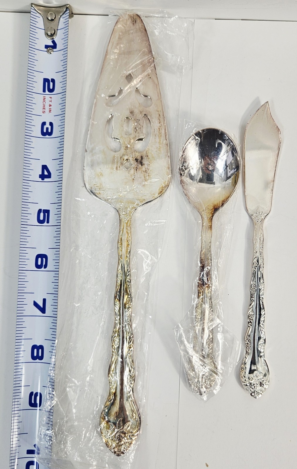 66 pc International Silverplate Abbey Rose Full Service for 12 + 6 Serving Korea