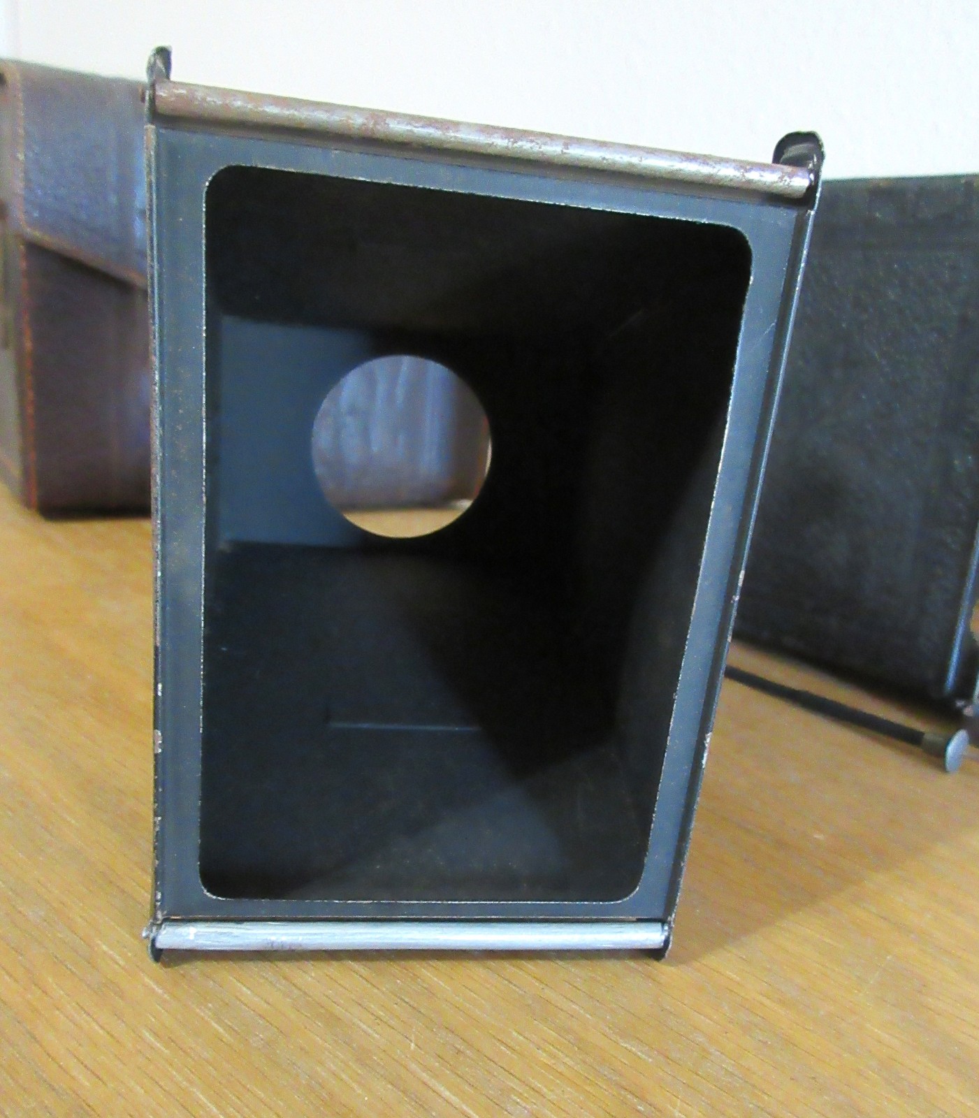 (O) Balda Rollbox Camera w/ Leather Case and Remote Cable Thread, 1930s