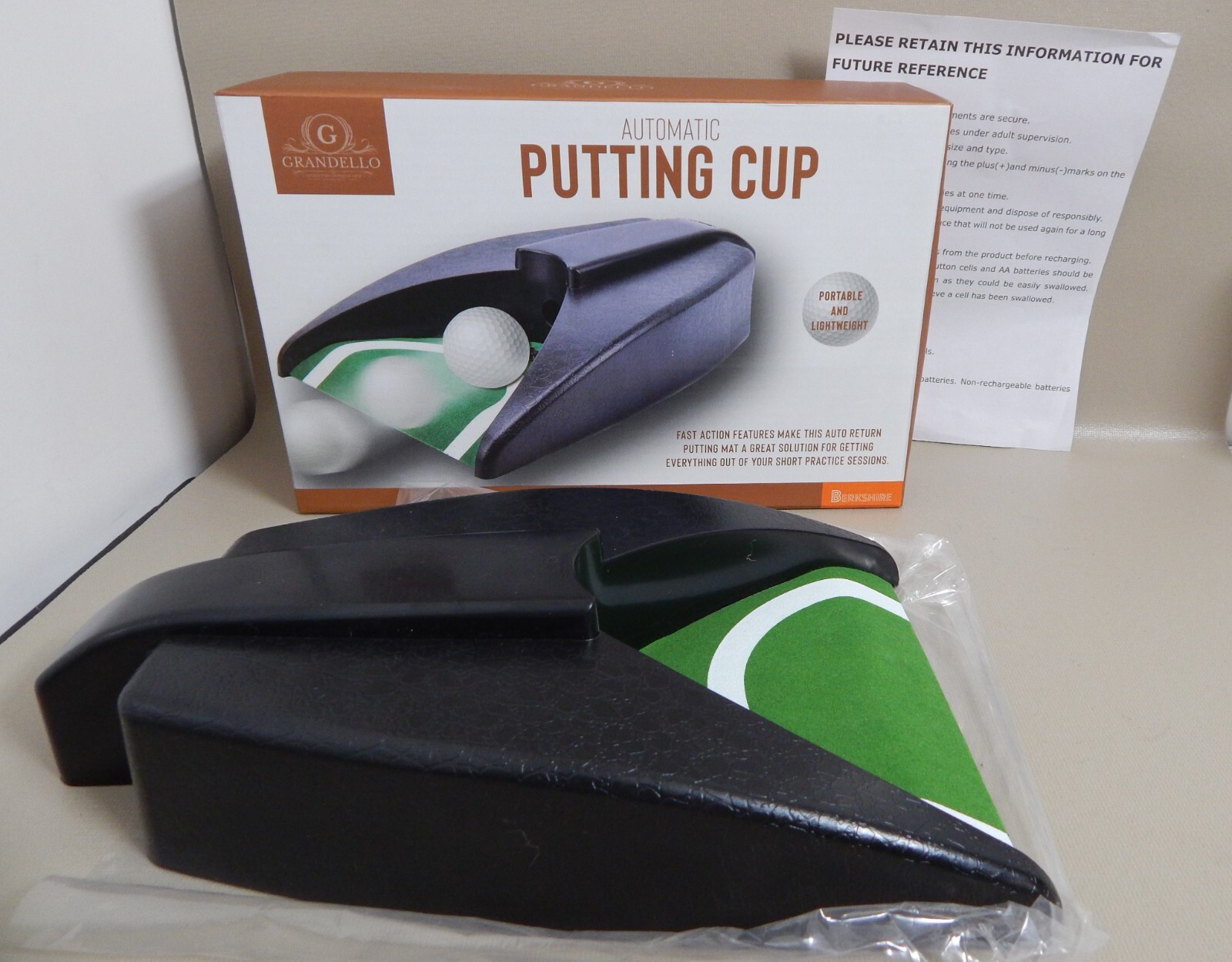 BERKSHIRE GRANDELLO Automatic Golf Putting Cup Auto Ball Return Battery Op NEW