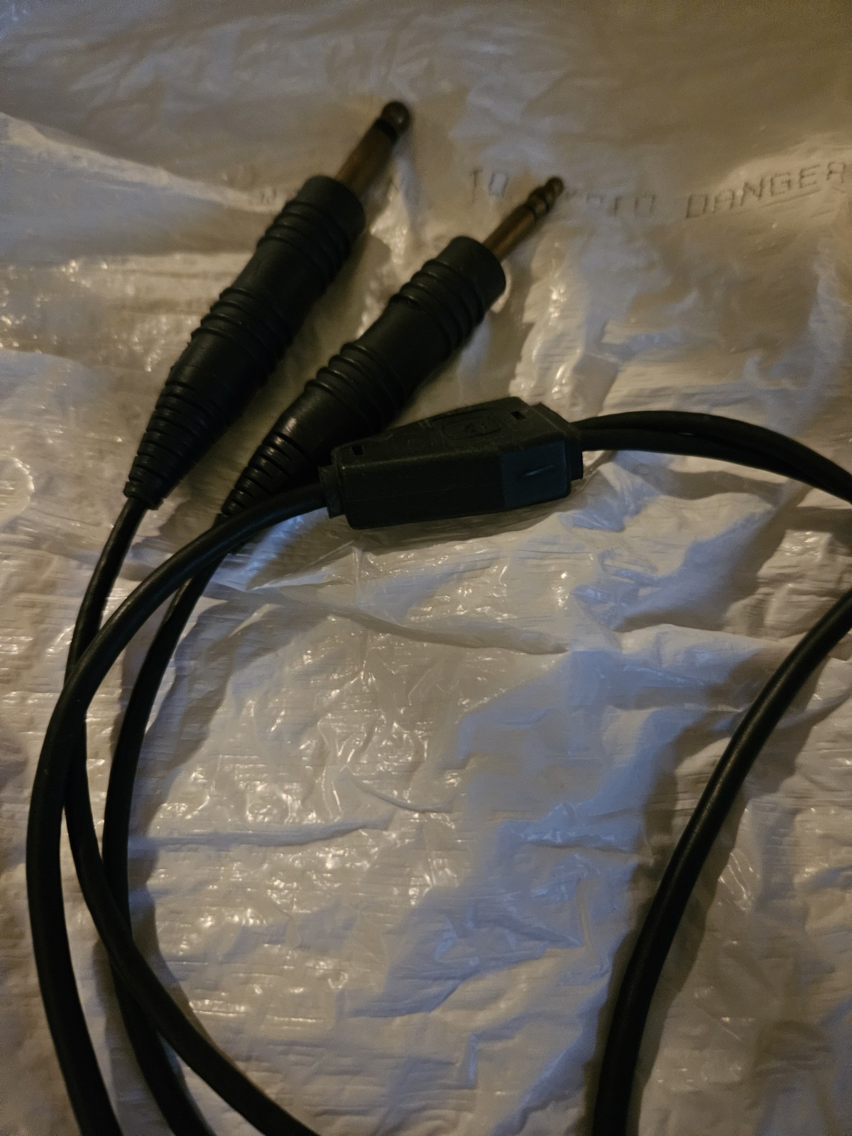 David-Clark H10-60 Aviation Headset with Microphone - Pre-owned Dual GA Plugs