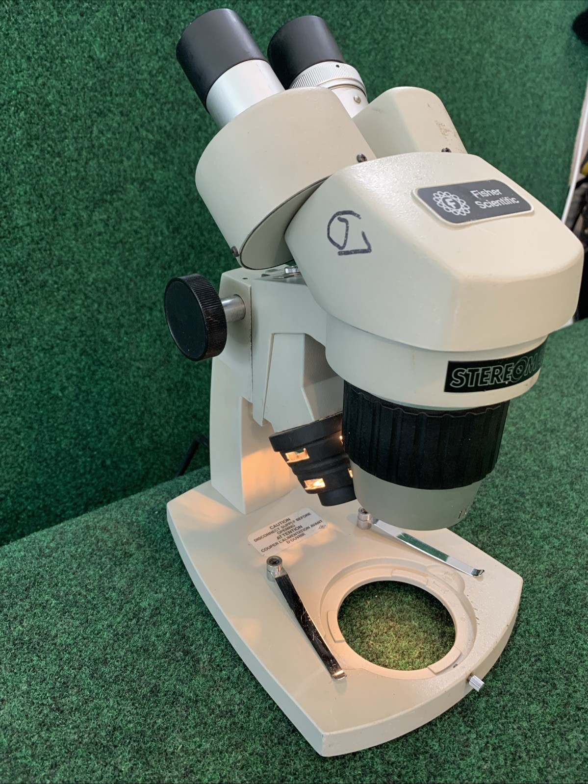 Fisher Scientific Stereomaster II Microscope SPT-IH W/ SW10X Eyepieces Lighted