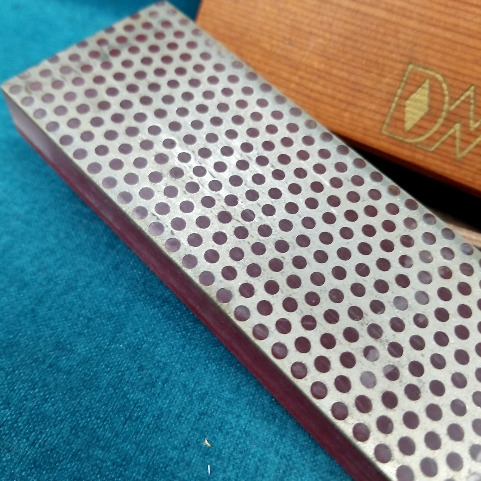 Vtg DMT Diamond Sharpening System Sharpener In Wood Case 6" Red/Fine