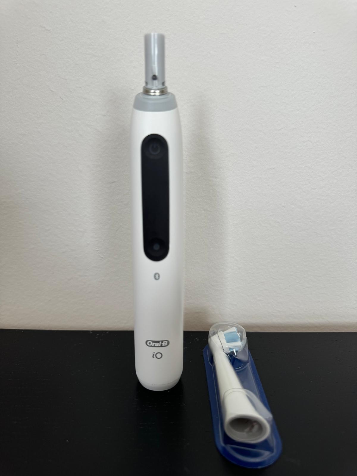 Oral-B iO Series 5 Rechargeable Electric Toothbrush White (new)