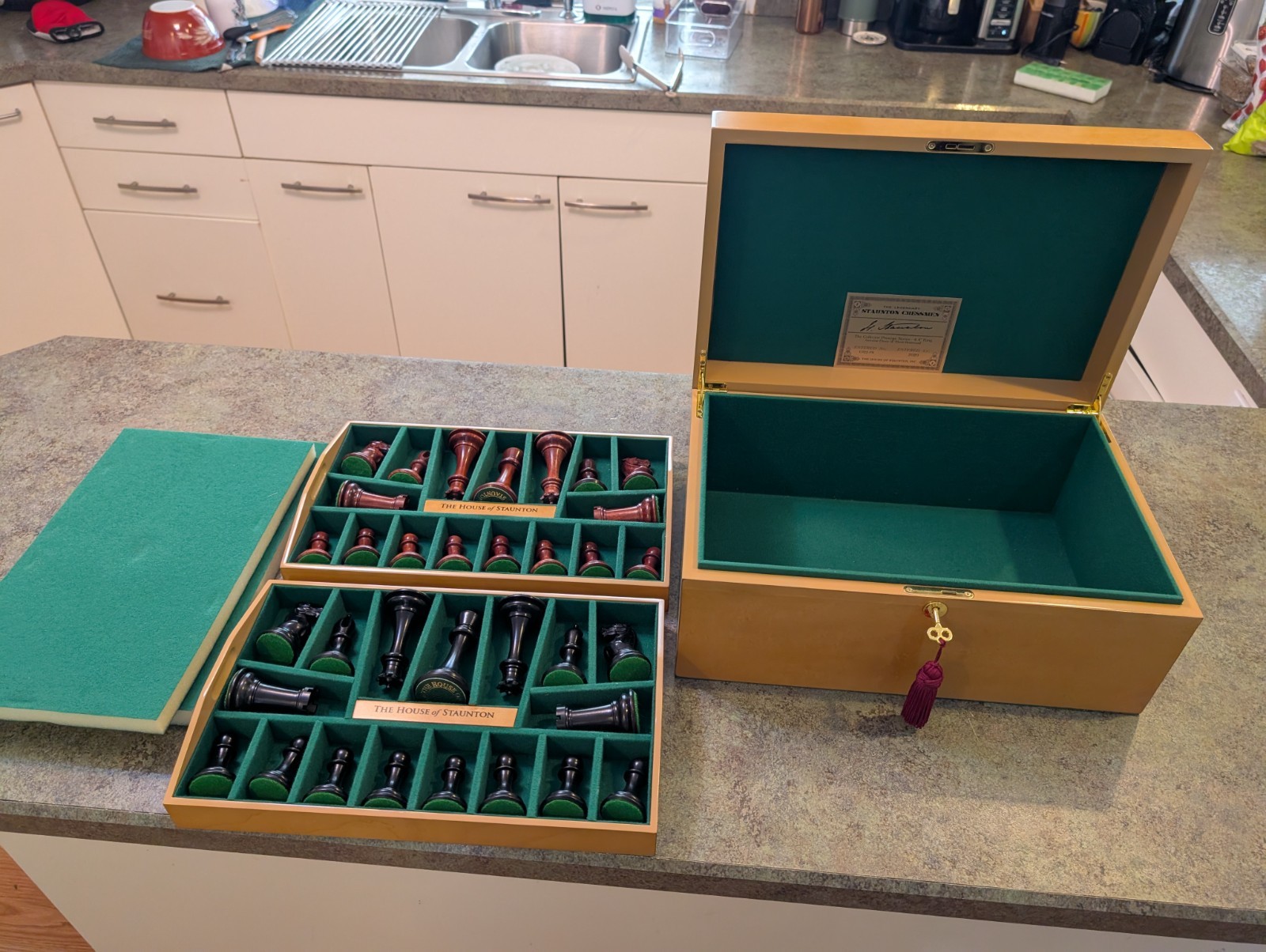 House of Staunton Wood Chess Set Pieces w Case Collector Prestige Series READ