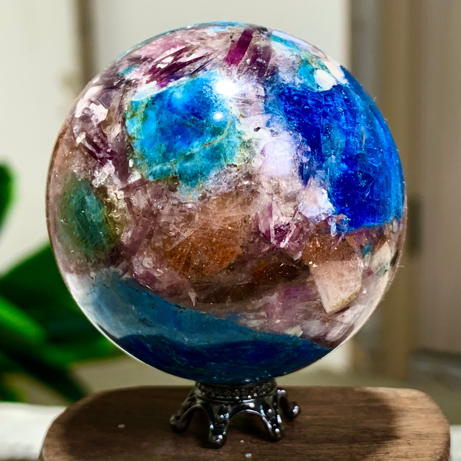156G Natural Blue Aptite +Sun Stone purple lepidolite Sphere mineral sample