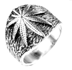 STAINLESS STEEL  SILVER MARIJUANA LEAF BIKER RING BLACK BRX046 mens pot