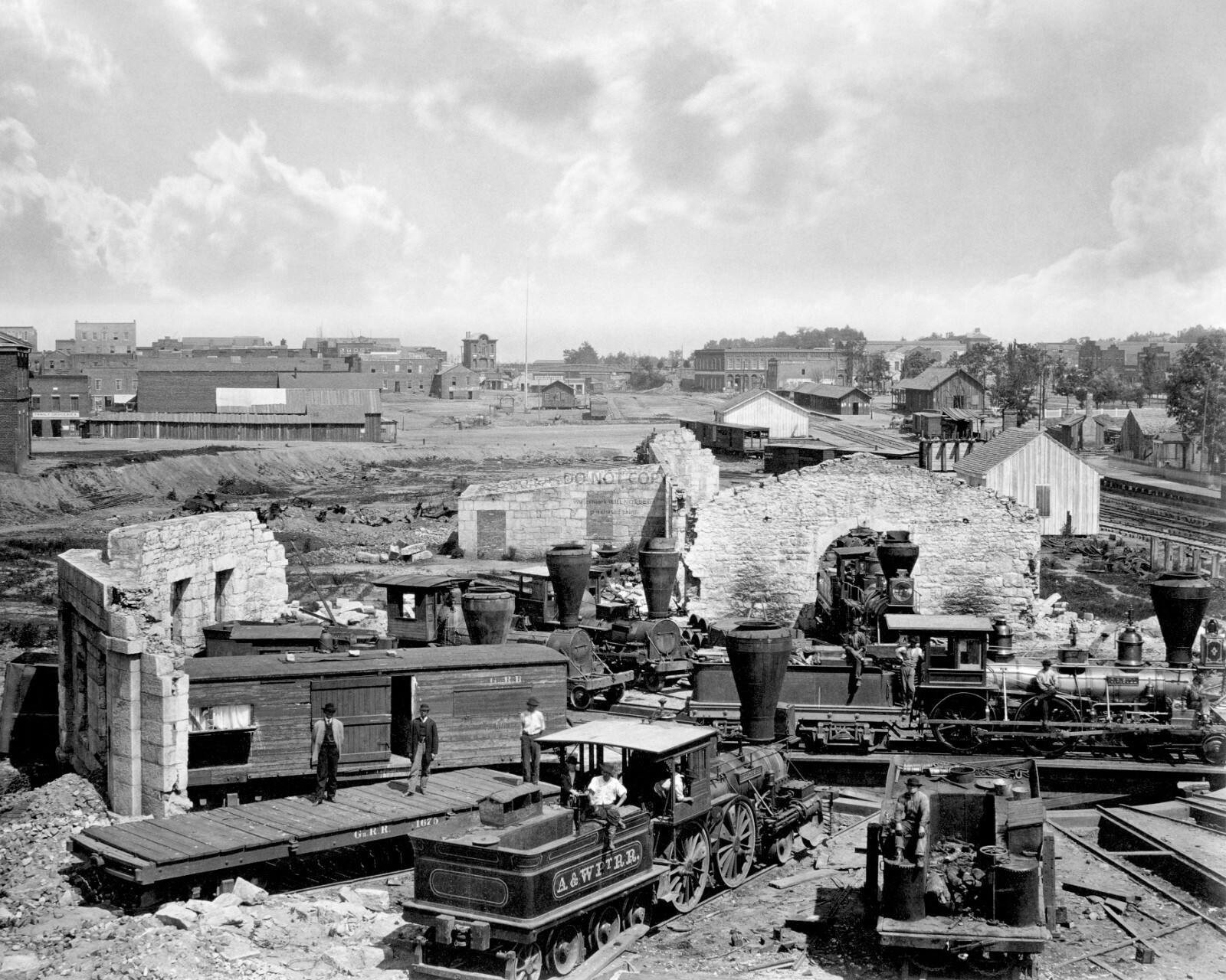ATLANTA RAILROAD ROUNDHOUSE IN RUINS AFTER CIVIL WAR - 8X10 PHOTO (EP-540)