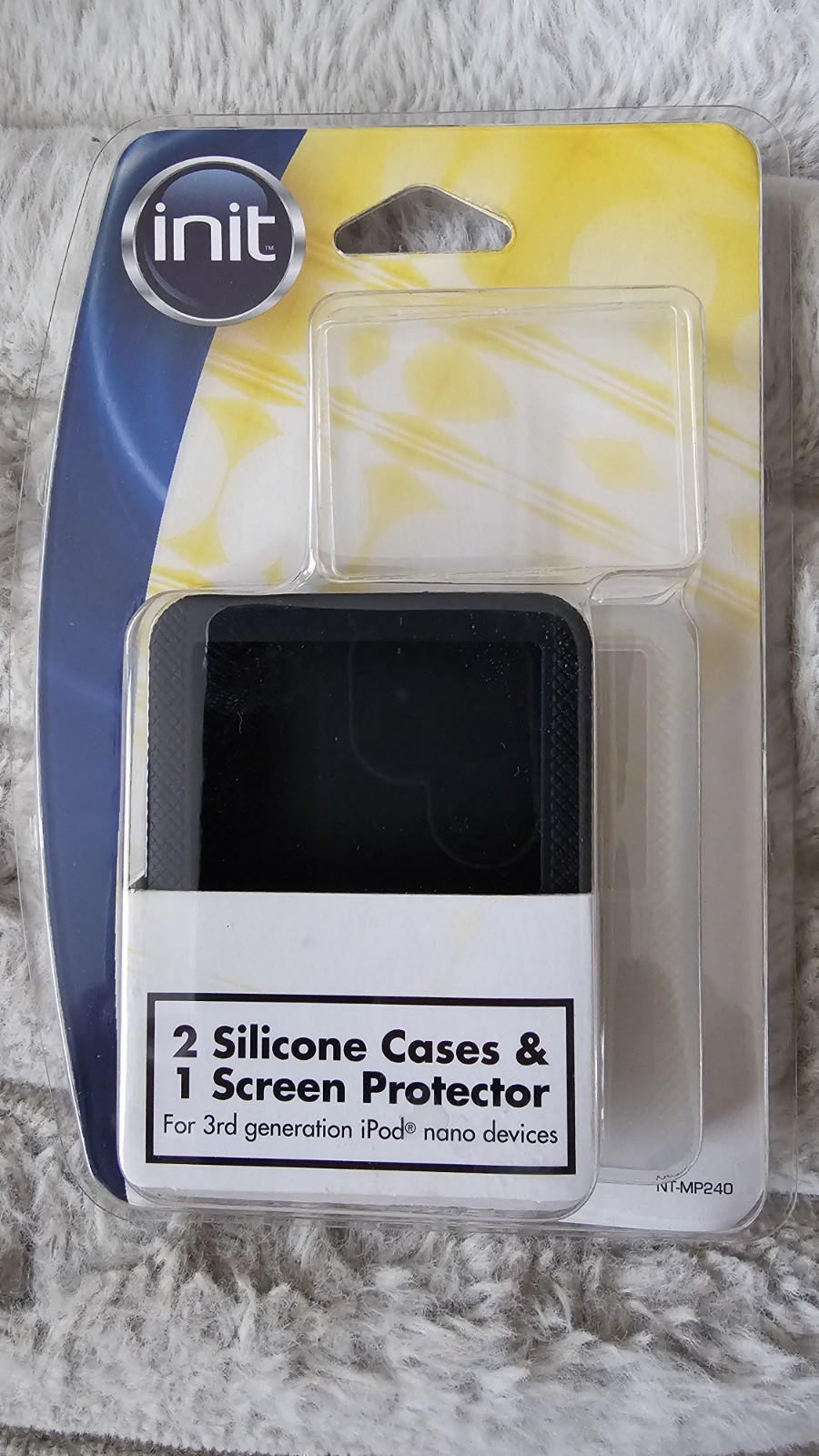 NEW init Silicone Case Apple iPod Nano Video 3rd Generation 2 PACK +screen Prot