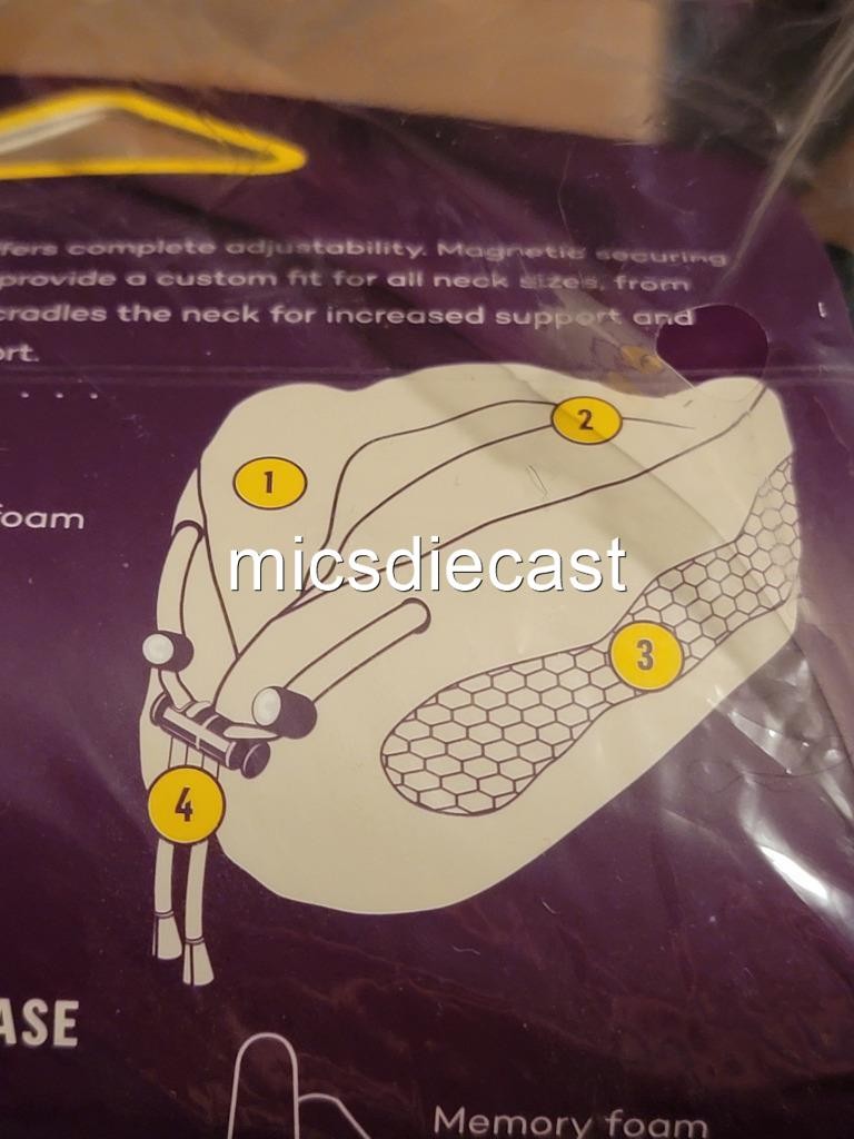 NIP Evolution Cool Cabeau Air Vent Cool Adjustable Neck Pillow Case Buckel