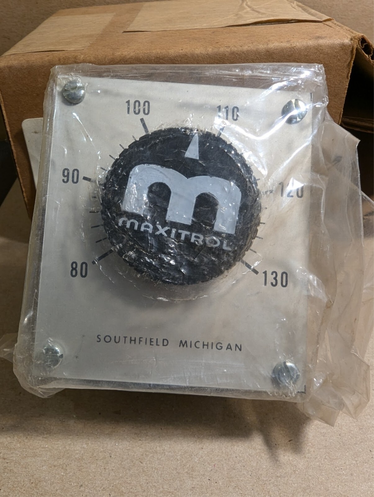 ( New In Box ) Maxitrol TD114A Remote Temperature Selector 80-130 Deg F