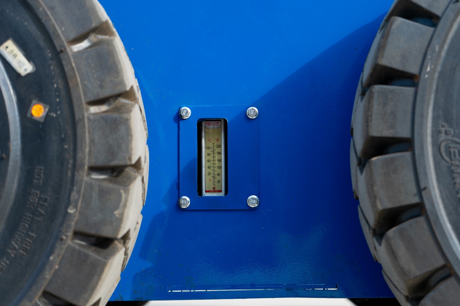 TYPHON STOMP 509 25HP Kubota D1105 1.4 Ton EPA Skid Steer Loader Brand New USA