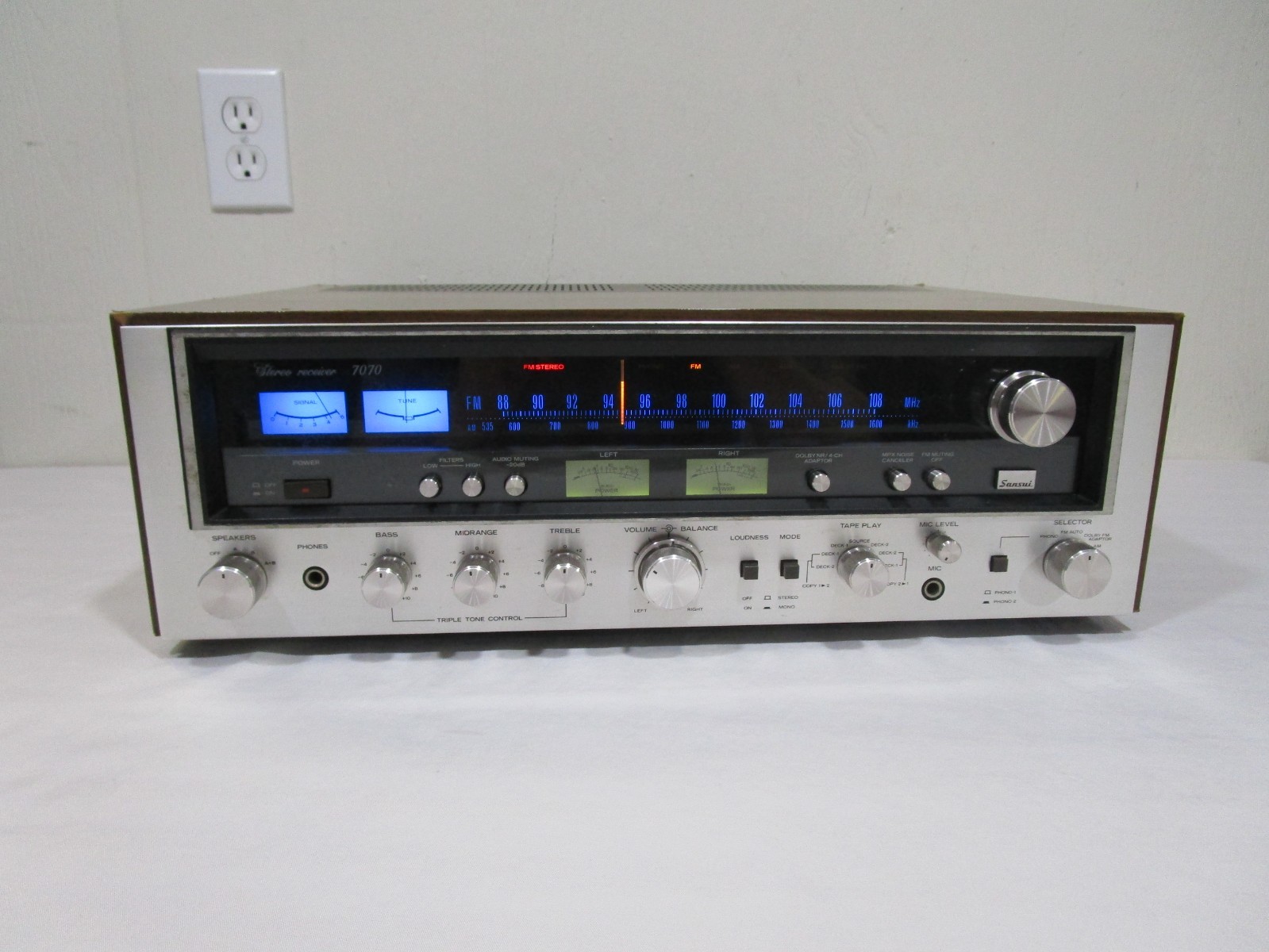 Very Nice Sansui 7070 Stereo Receiver w/ New LEDs - Serviced - Recapped - Cool!