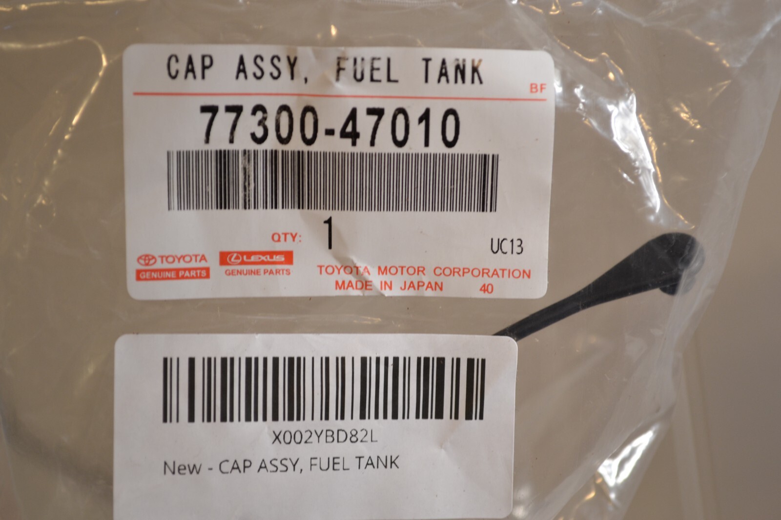GENUINE TOYOTA LEXUS OEM 77300-47010 Cap Assembly, Fuel Tank