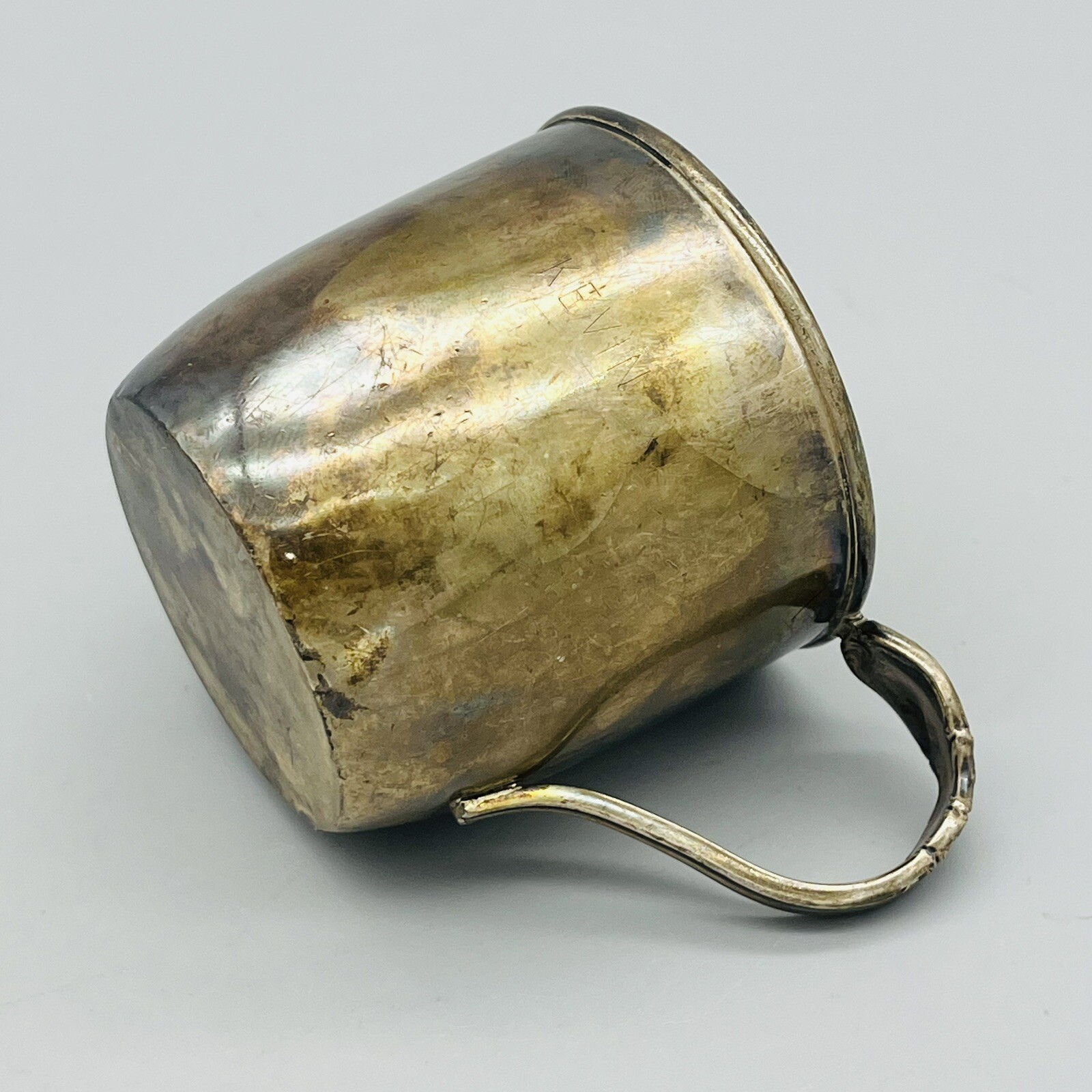 VTG Baby Cup "KEVIN" International Silver-Reflection Pattern Tarnish Patina
