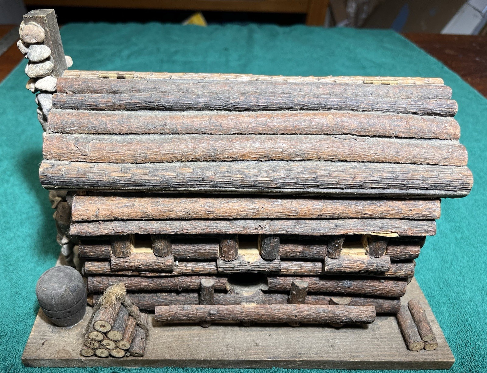 Vintage Log Cabin Wooden Birdhouse TV Lamp - SHIPS FREE