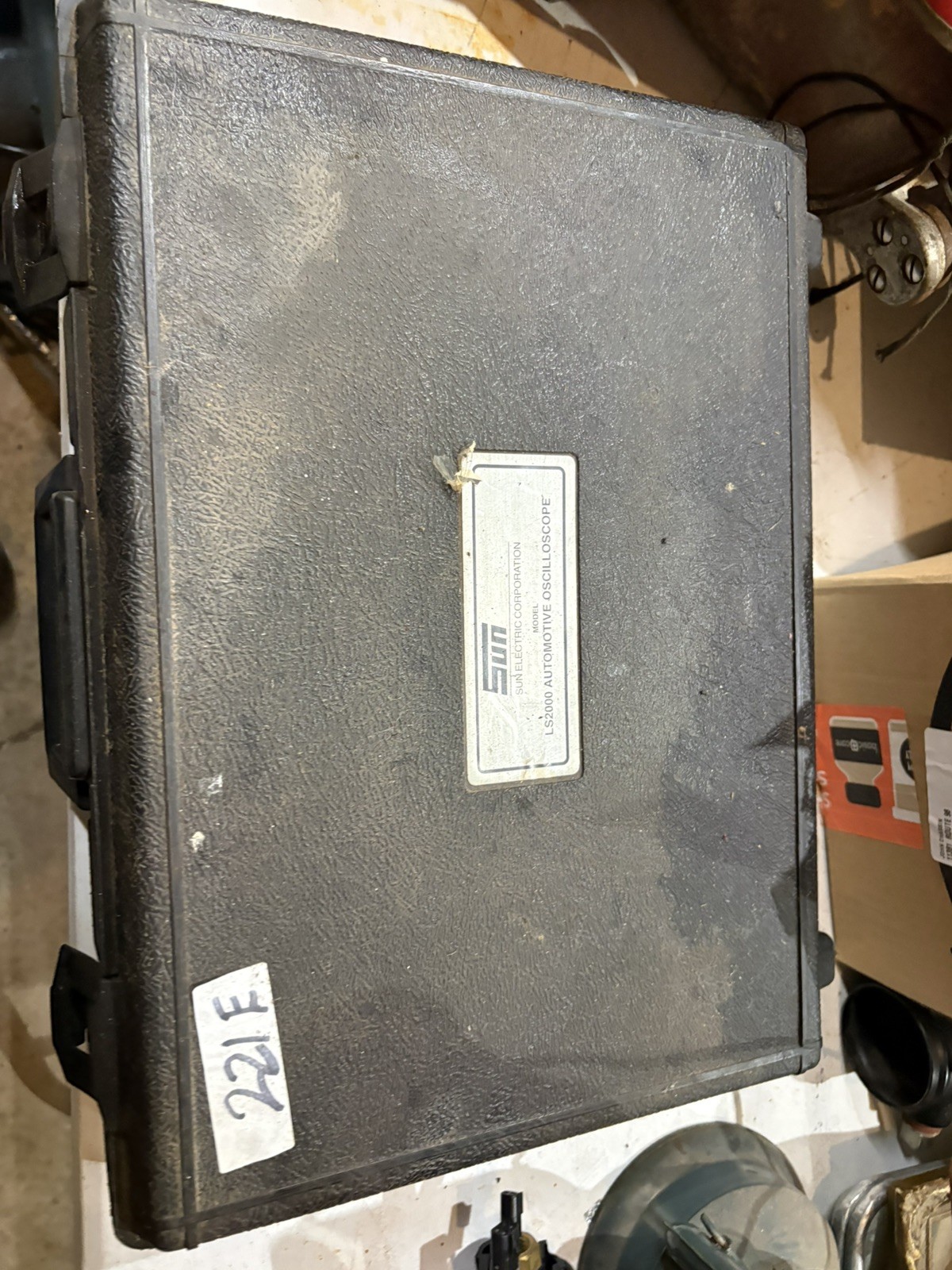 Sun LS2000 Automotive Oscilloscope diagnostic tool. Vintage automotive