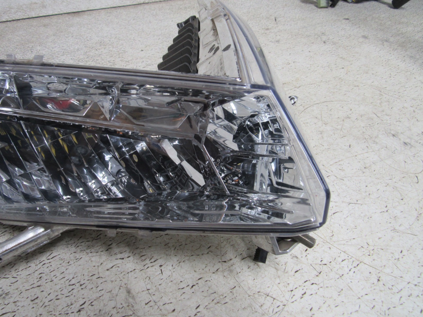 21 POLARIS RMK PRO 850 AXYS KHAOS HEADLIGHT HEAD LIGHT LAMP STOCK OEM #0097