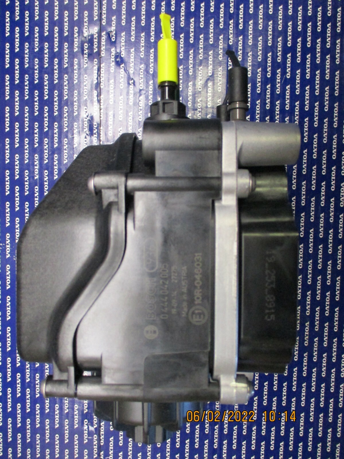 Genuine OEM Volvo Mack def pump 12 volts 23753850 23753845