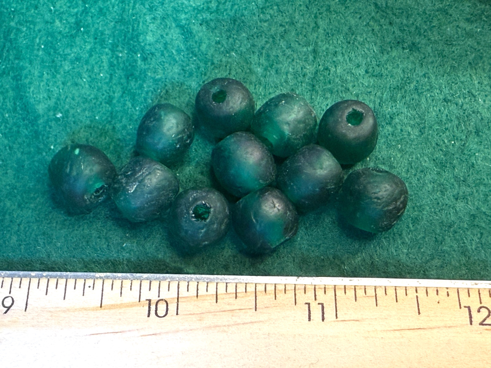 (10) Old Huron Indian Venetian Green Glass Trade Beads Fur Trade Era