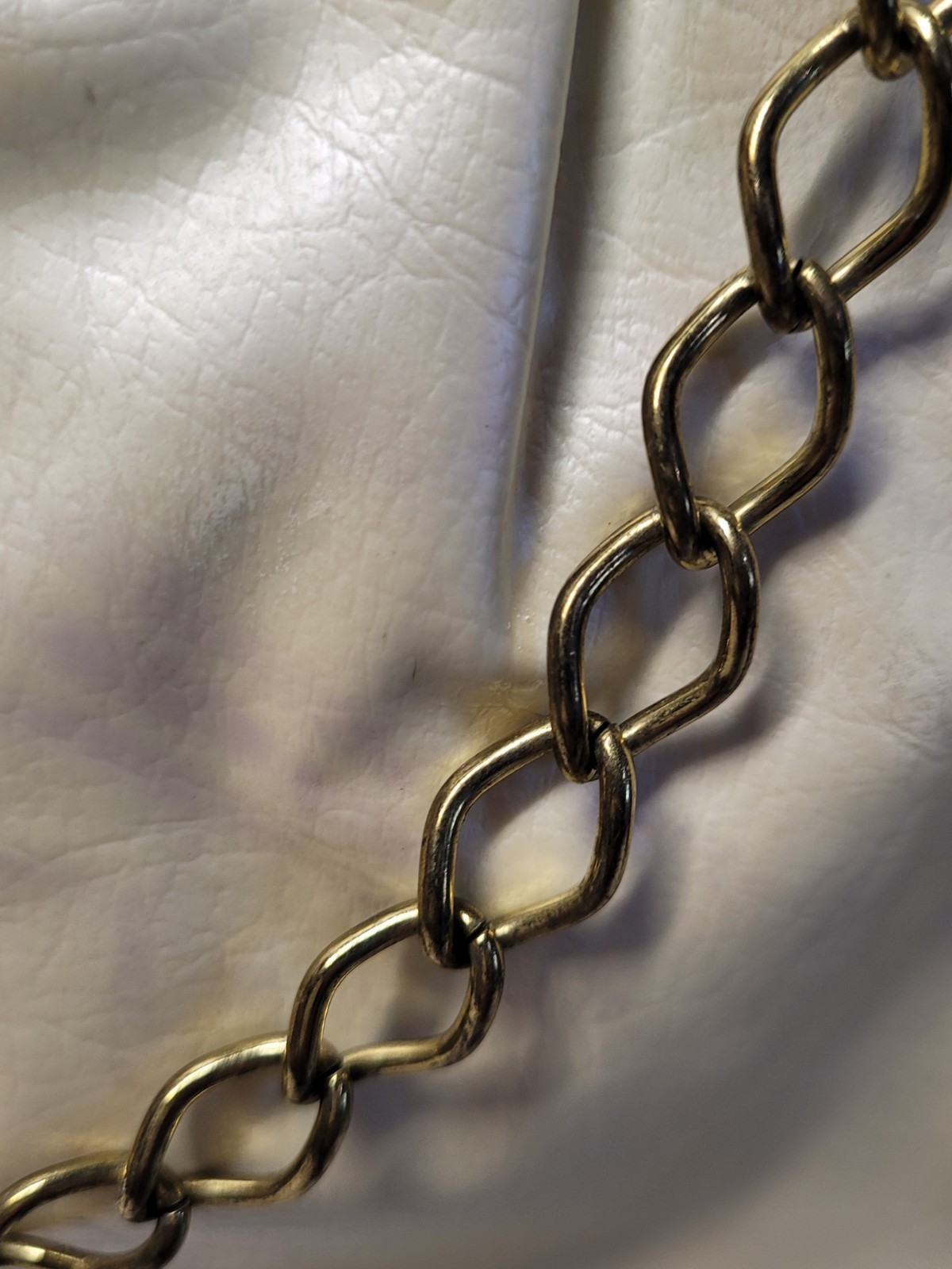 Vintage 1950s 1960s Cream Satin Clutch Purse Gold Chain Kiss Lock