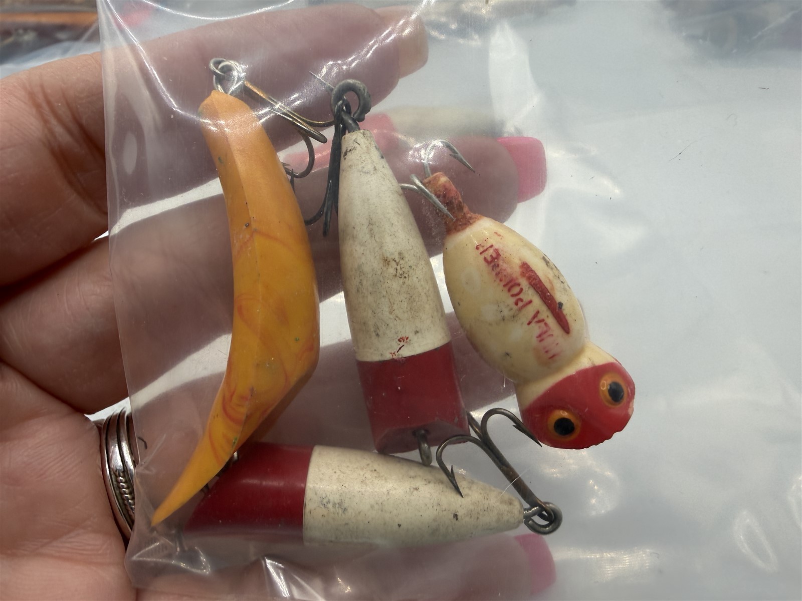VINTAGE WOOD & PLASTIC FISHING LURE LOT OF 23