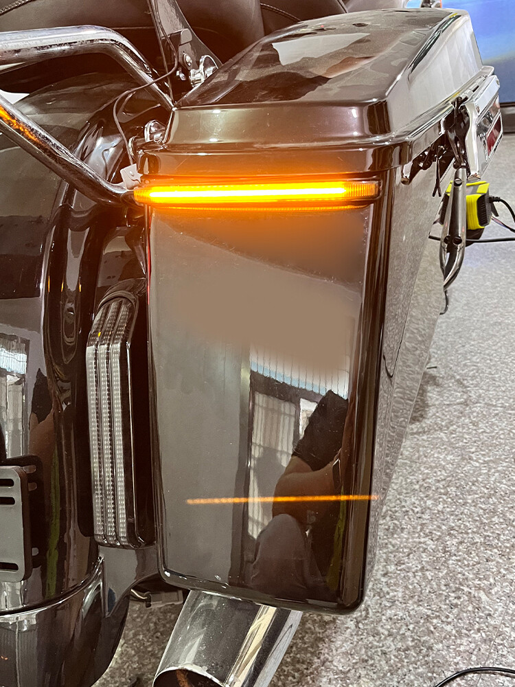 Saddlebag Turn Signal LED Light Somke Lens For Harley Road Electra Glide 08-2013