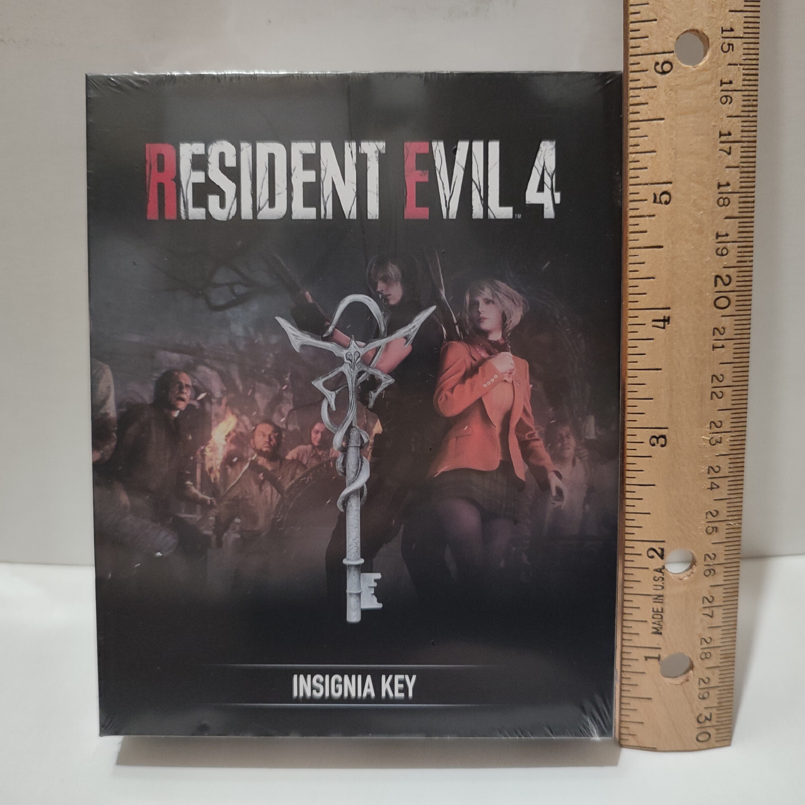 Resident Evil 4 Insignia Key Los Iluminados Official Replica Metal Figurine