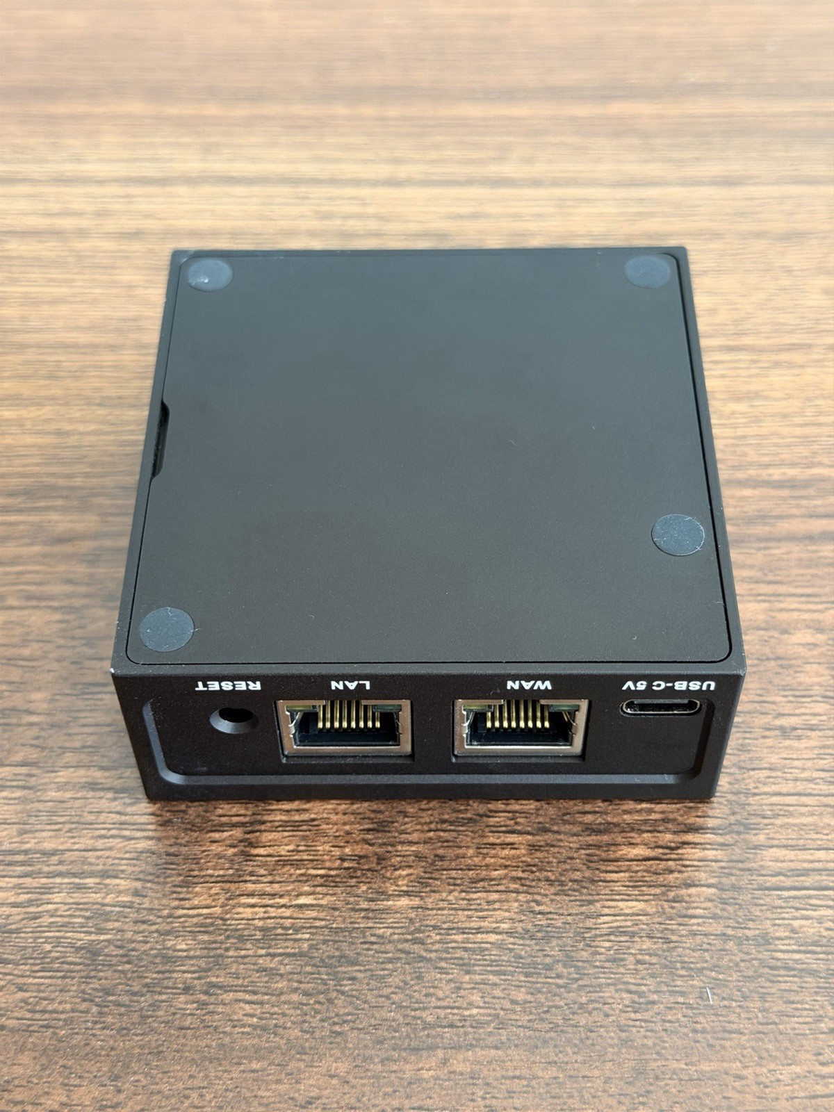 Friendly Elec NanoPi R4S Pre-Flashed OpenWrt 24.10.5 With Board, Case, MicroSD