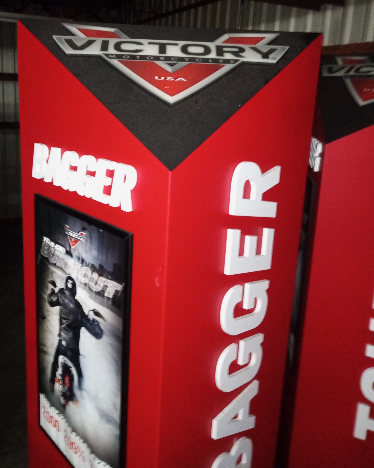 VICTORY MOTORCYCLE DEALER LARGE 3 PC KIOSK SHOWROOM FREESTANDING METAL TRI SIGN