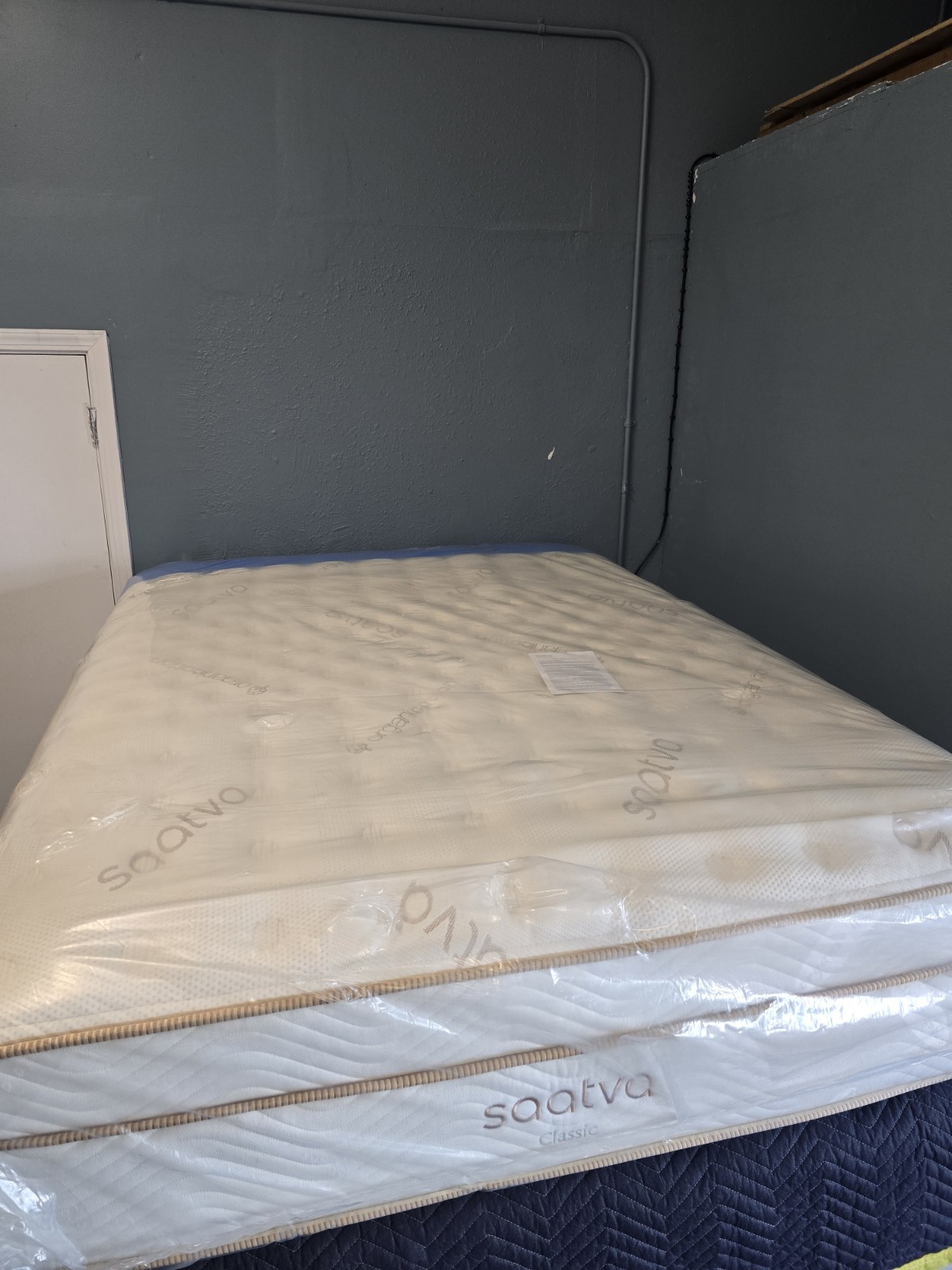 Saatva Classic 14.5 QUEEN SIZE Mattress LUXURY FIRM