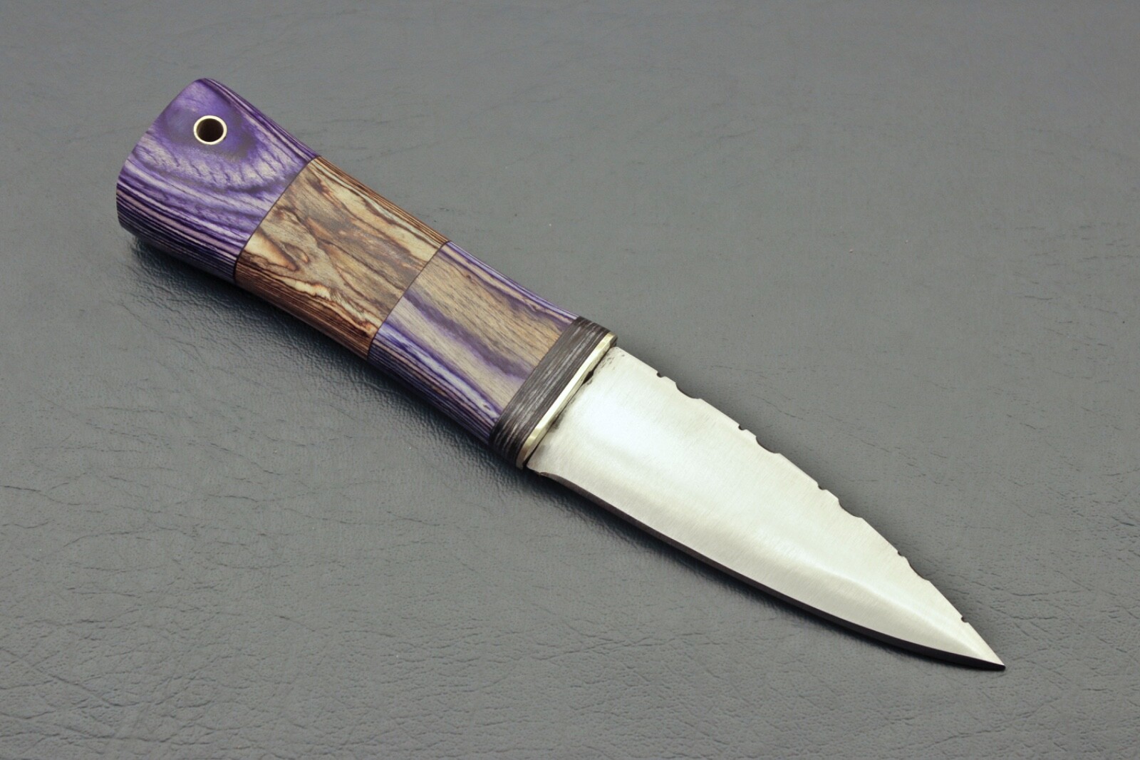 8 inches Celtic Scottish Dirk SGIAN DUBH DAGGER Bone Handle Knife.
