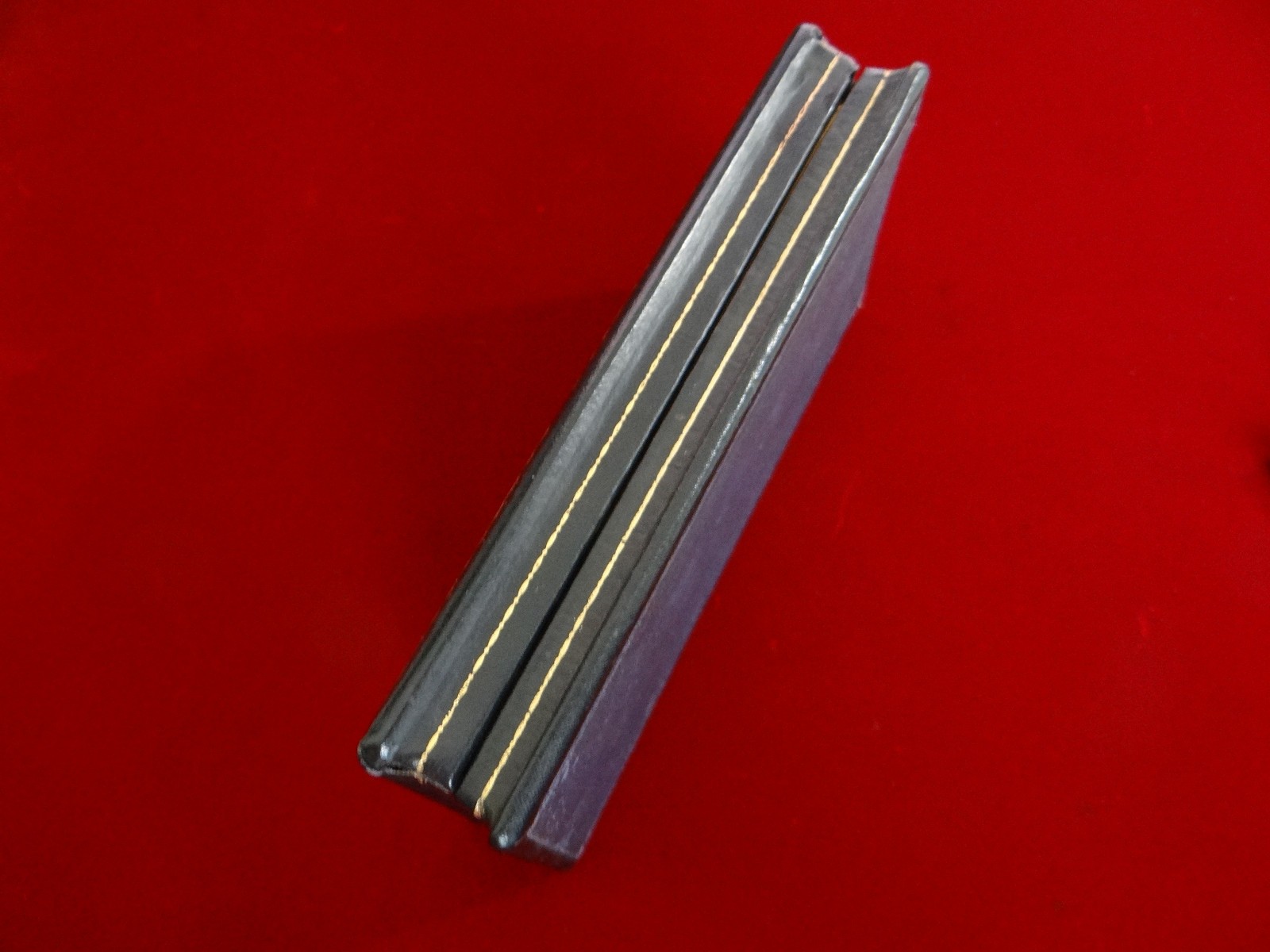 WWII US Army Air Medal in Presentation Case, Full-Size Medal, Original WW2