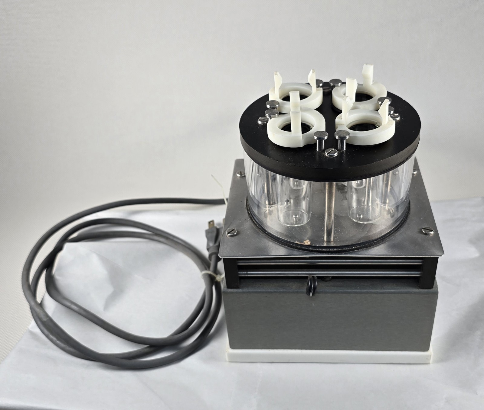 Yellow Springs YSI 5301 Thermostatic Bath Untested Powers On Glass Vials Intact