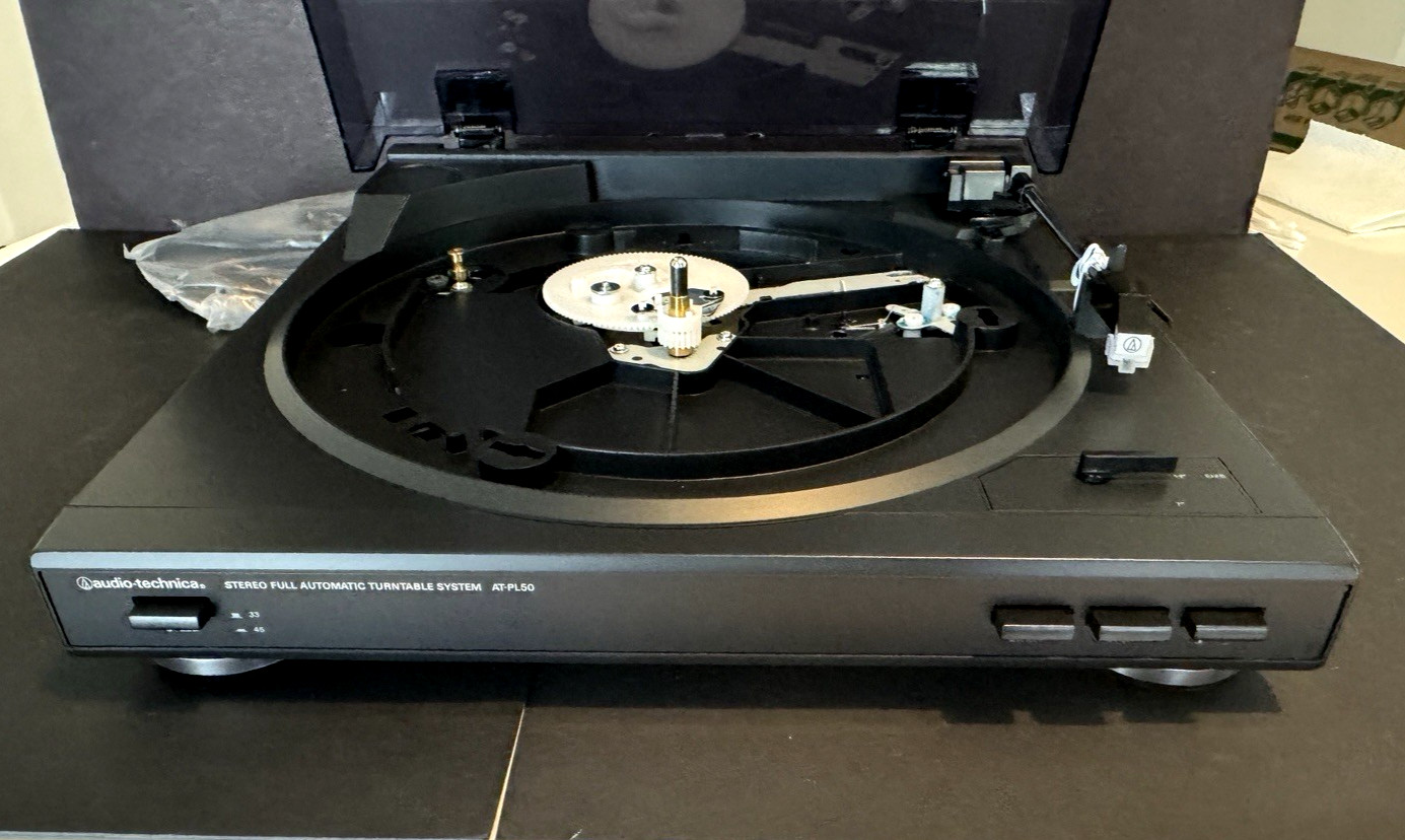 New Audio-Technica AT-PL50 Fully Automatic Stereo Turntable System IN BOX
