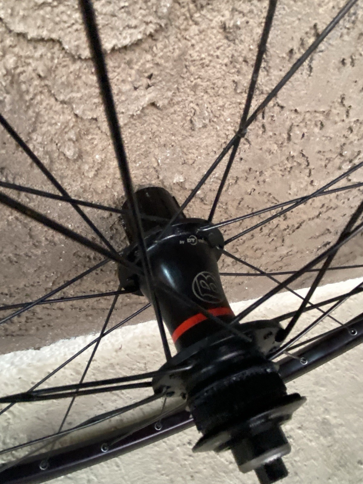 Black Bontrager Race X Lite Tubeless F100/R135mmQR 26” Centerlock Disc Wheelset