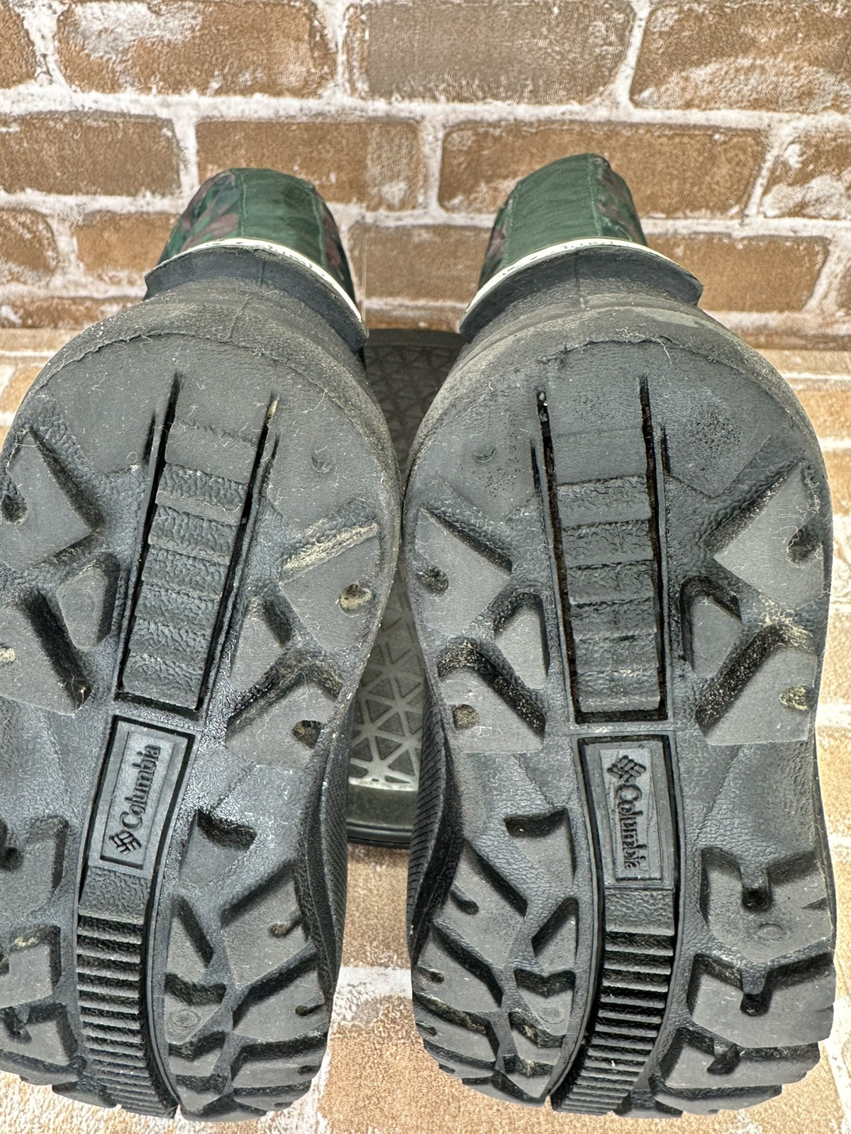 Columbia Powderbug Plus II Waterproof Winter Boots Green Camo Boys Youth Size 2