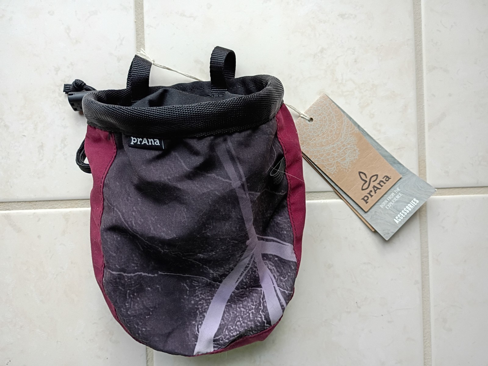 NEW prAna Custom Chalk Bag with 300g Bag of BD White Gold Chalk