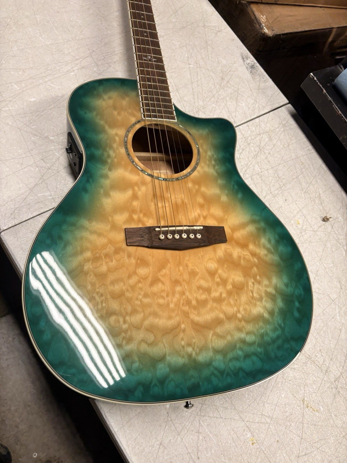 Cort Grand Audoritium Quilted Top Acoustic Electric Guitar Long Finish Cracks