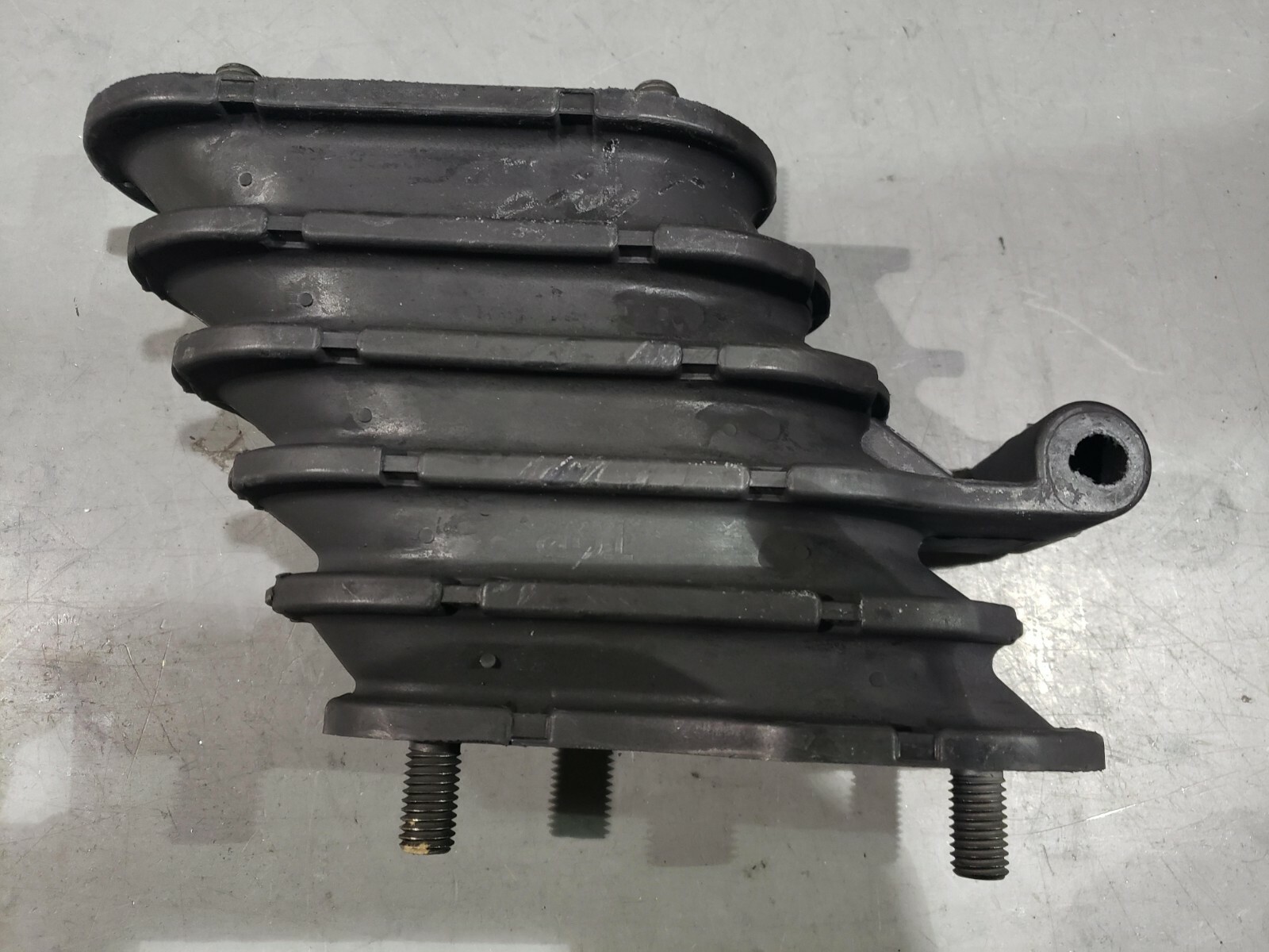 One Pair Hendrickson Haulmaax 460 Bolster Springs Wear Plate 64179-048 64179-037