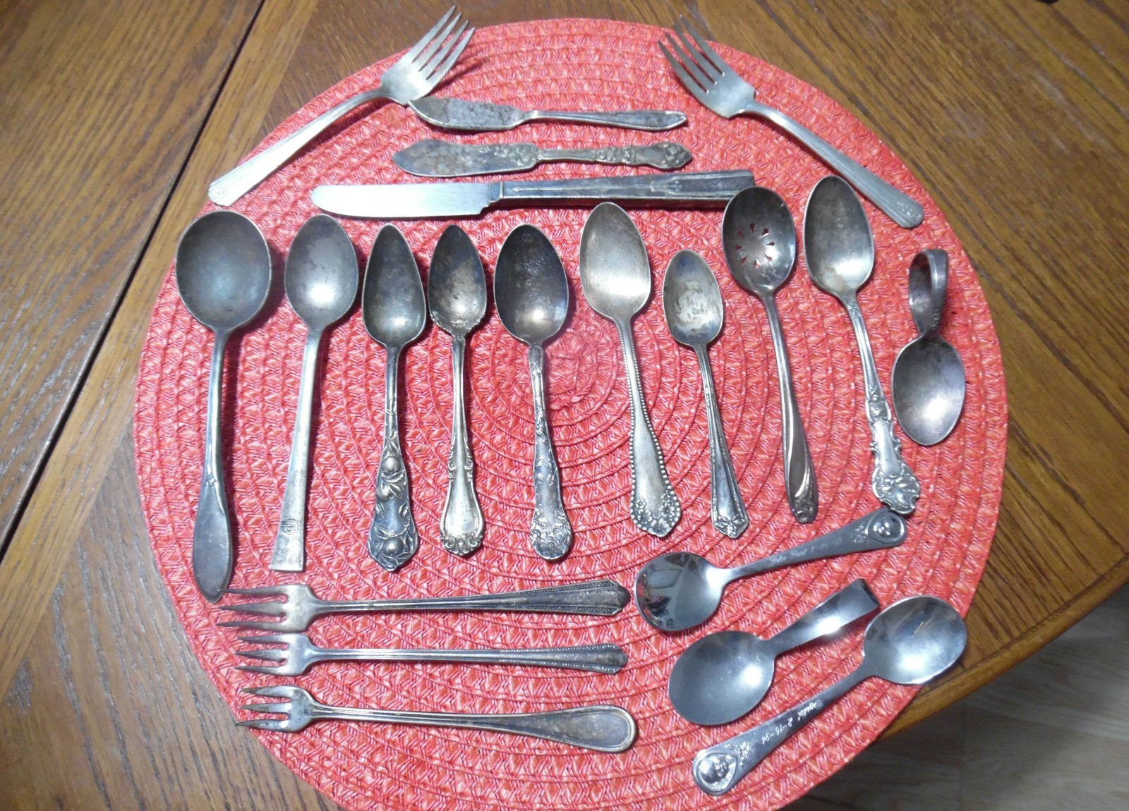 Misc Bulk Lot Of 25 Unmatching Silverware Silverplate/Other Arts and Crafts