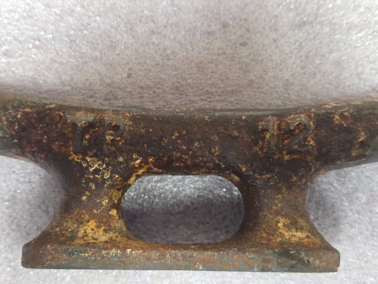 VINTAGE OPEN BASE BOAT / DOCK CLEAT TP12 / TP-12