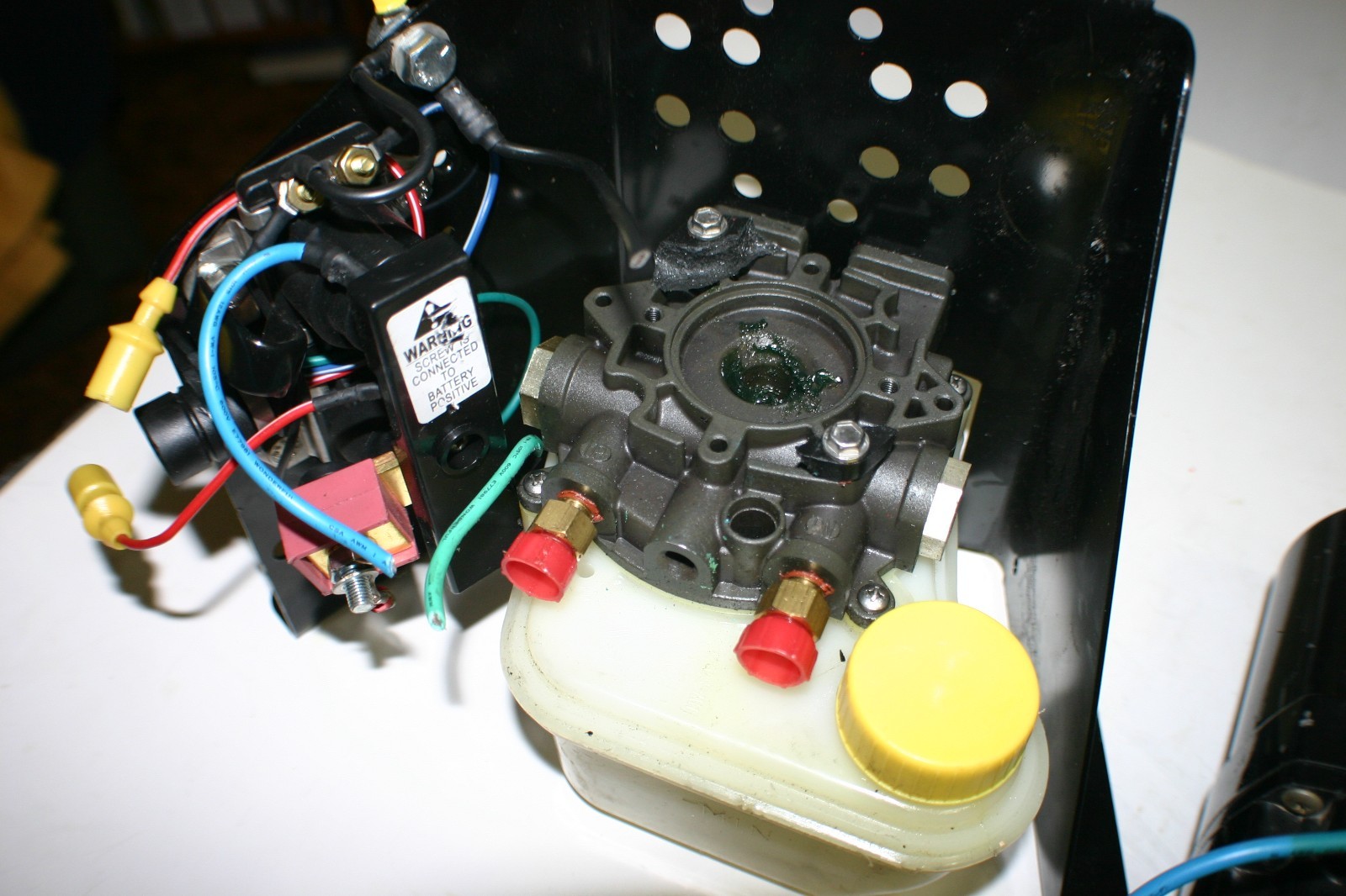 Trim, Tilt Pump for Mercruiser Alpha, Bravo with bracket. Read description.