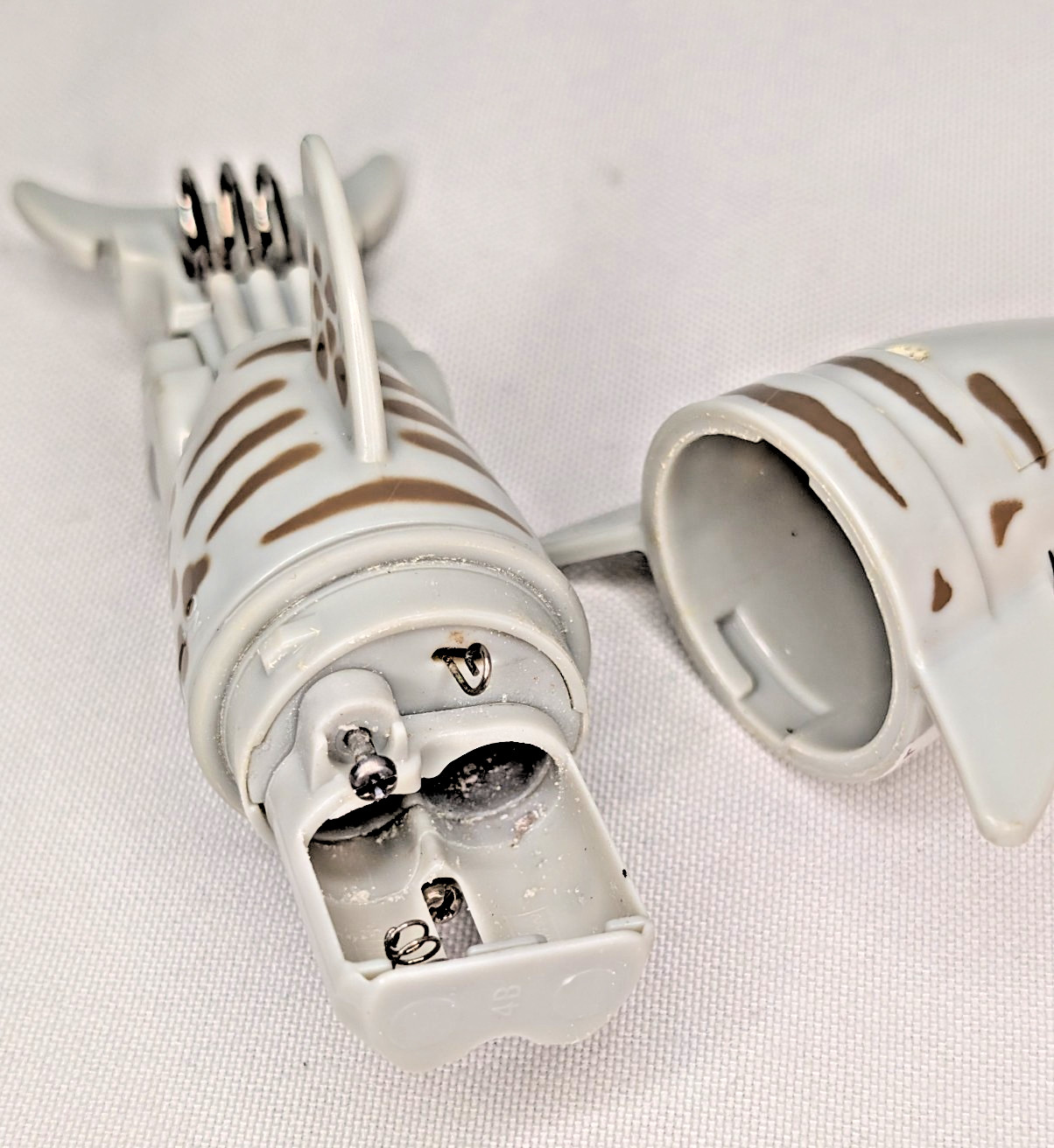 LIL FISHYS Tiger Shark VG+ swimming fish