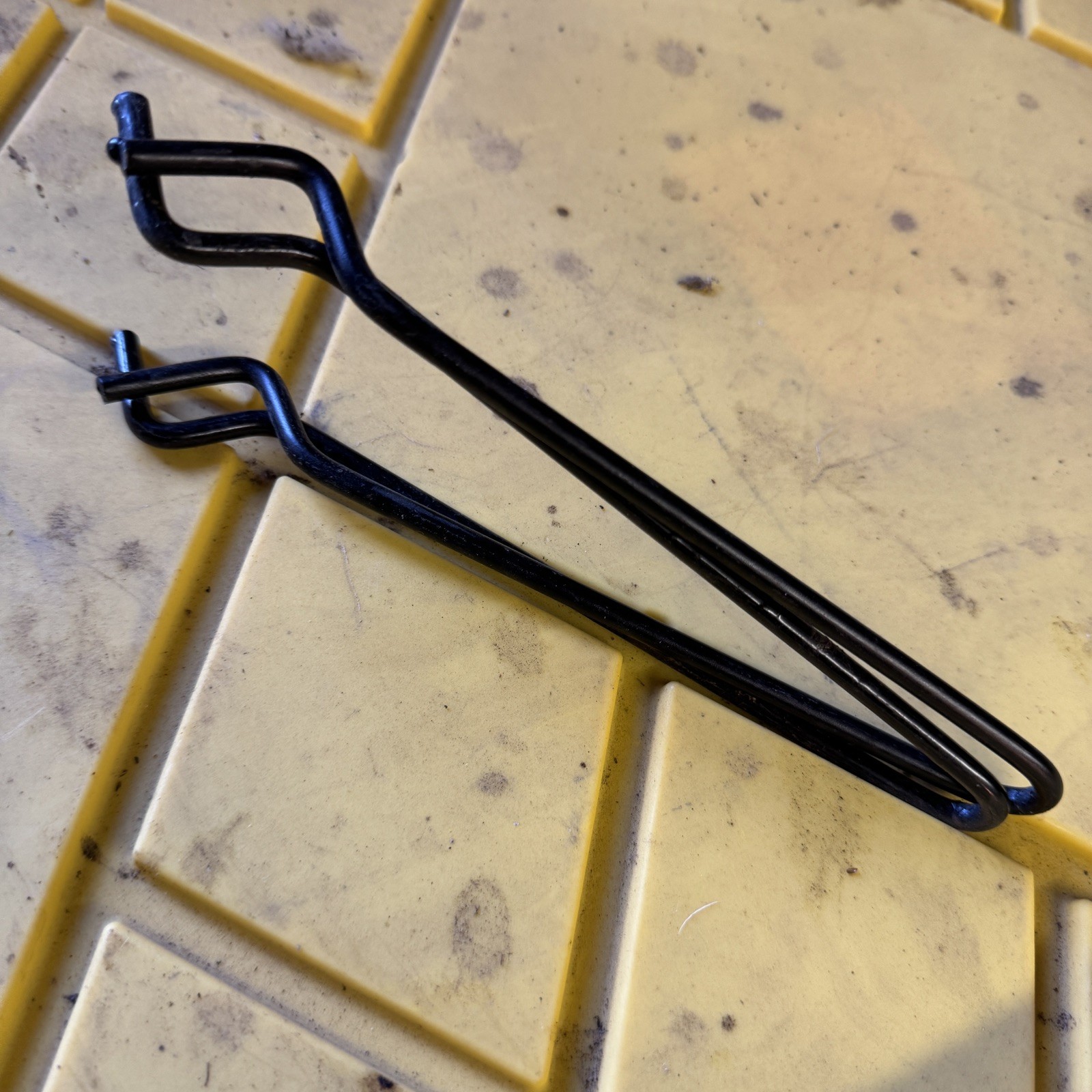 VICTOR Out O' Sight Mole Trap set tool! Lawn Garden Rodent Control) pair! 1 set