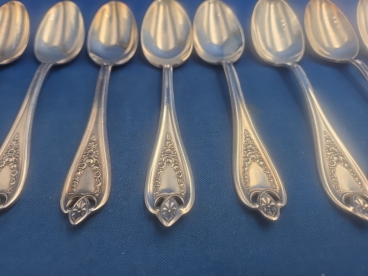 Lot of 8 International / 1847 Rogers Old Colony Silverplate Teaspoons 5 7/8"