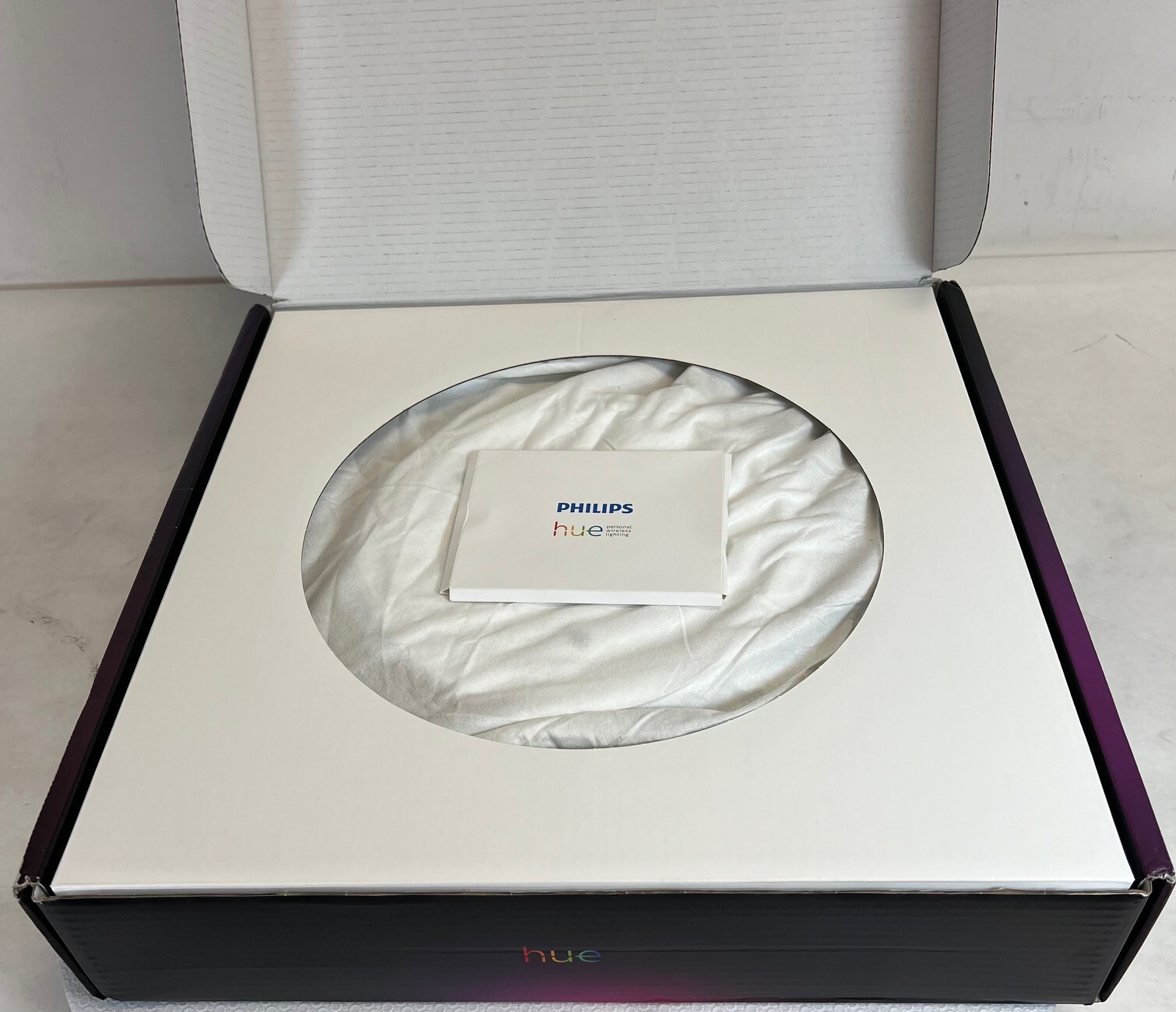 Philips Hue Infuse Medium Ceiling Lamp, White - White and Color Ambiance