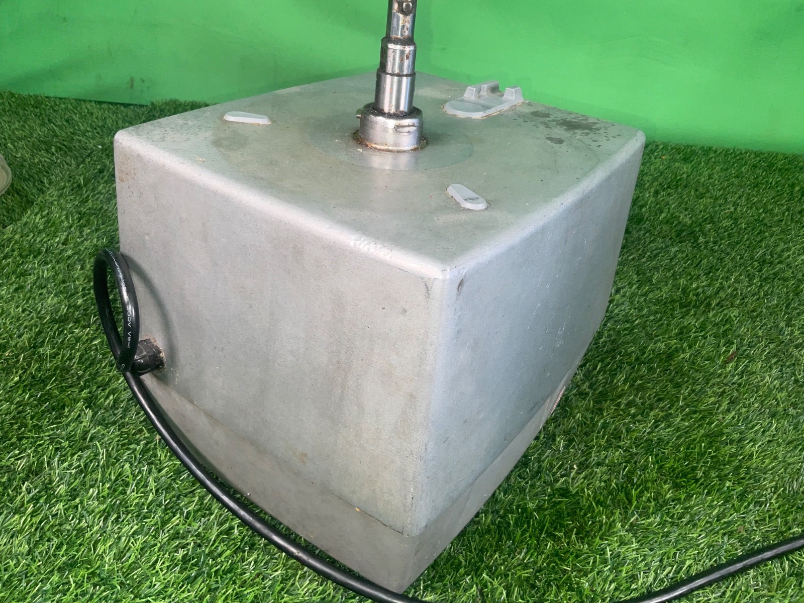 Robot Coupe R602 V.V. Series Food Processor BASE..NEEDS REPAIR R